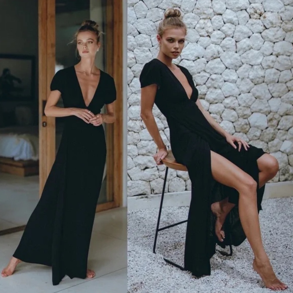 Elegant Black Maxi Dress
